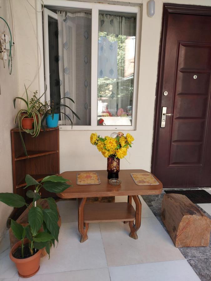 Malu Apartamento Tiflis Exterior foto